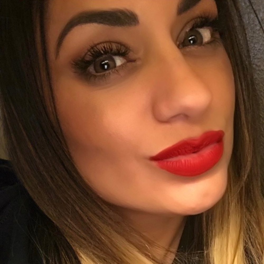 Meet your Posher, Melissa